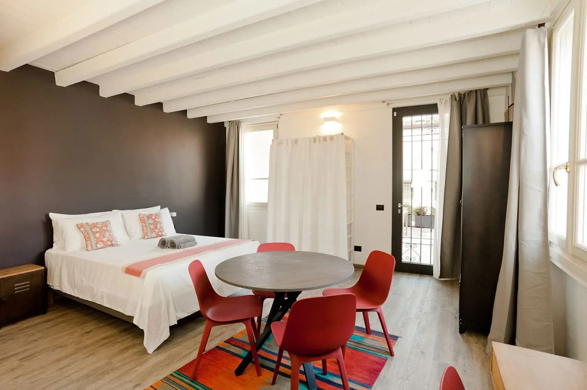Coliving image